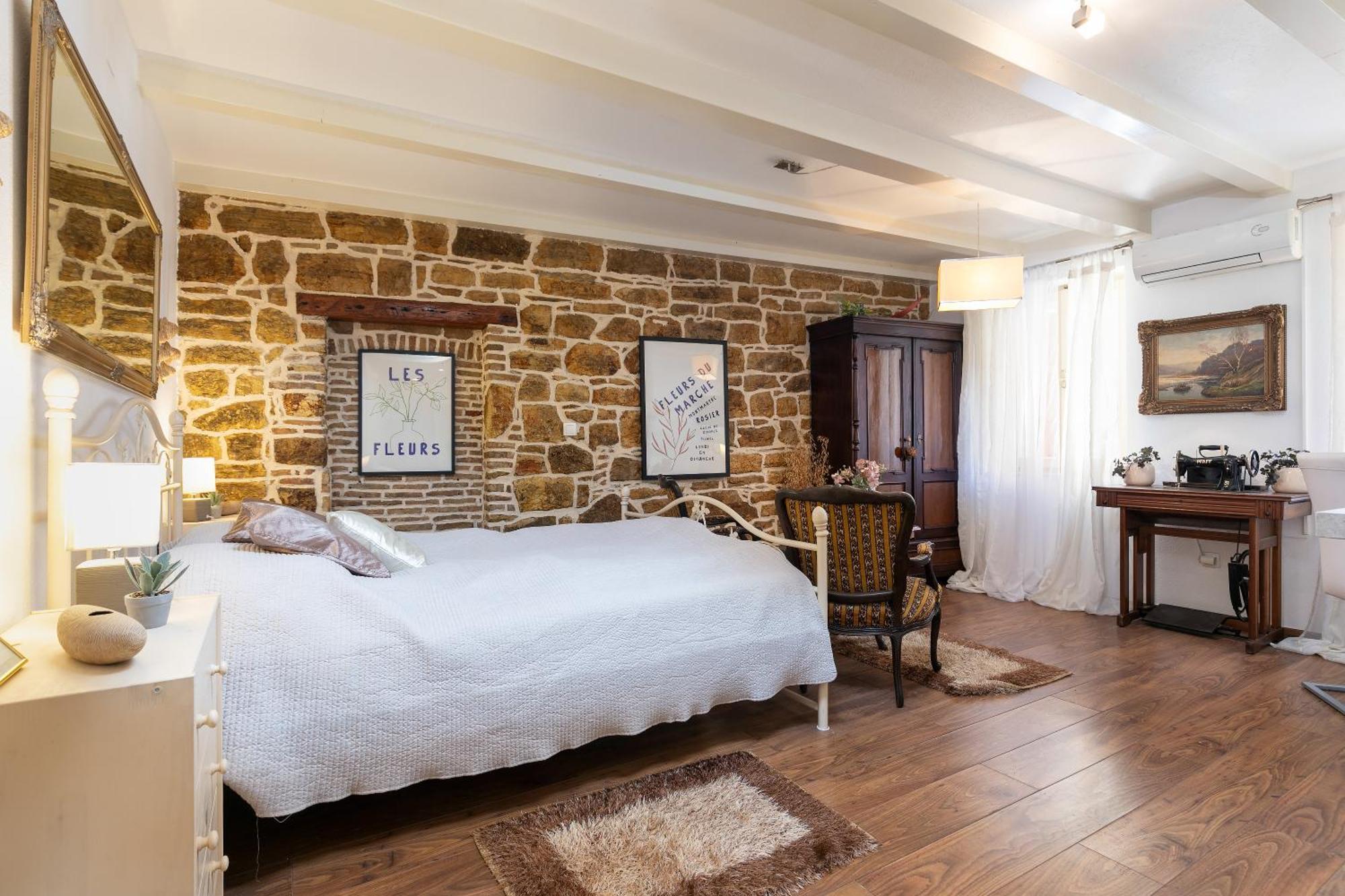 Duplex Camelia In Charming Old Town Rovinj