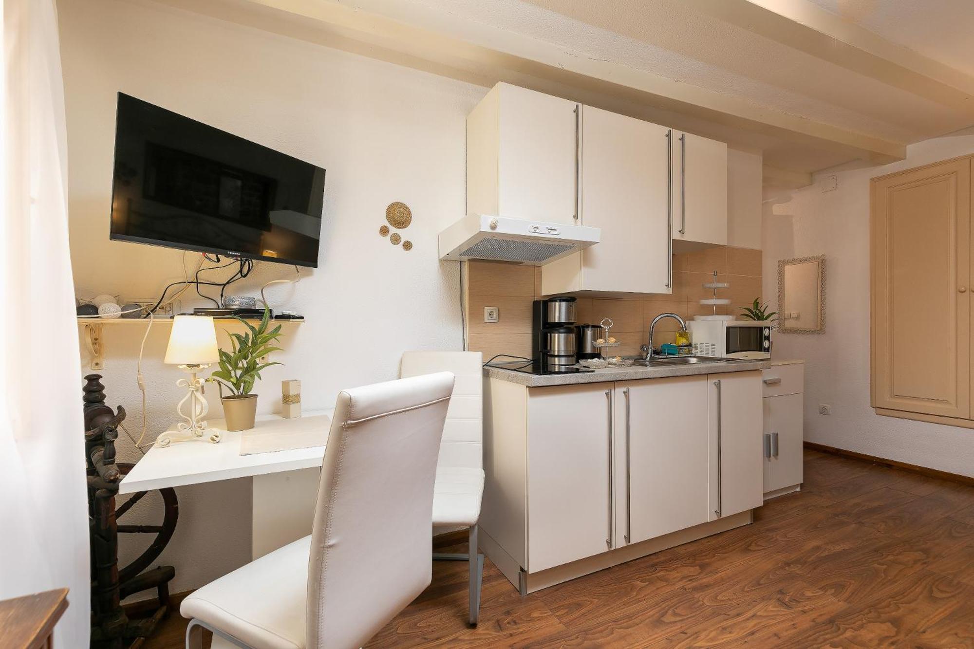 Duplex Camelia In Charming Old Town Apartamento