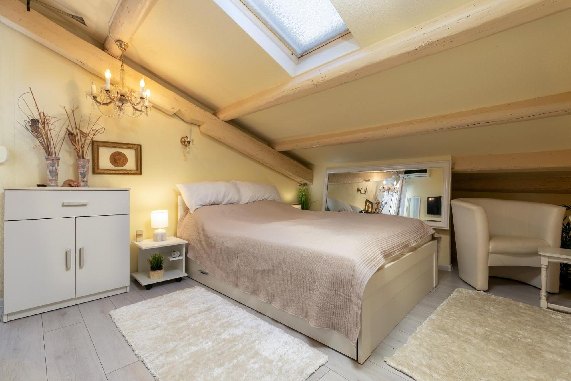 Duplex Camelia In Charming Old Town Rovinj